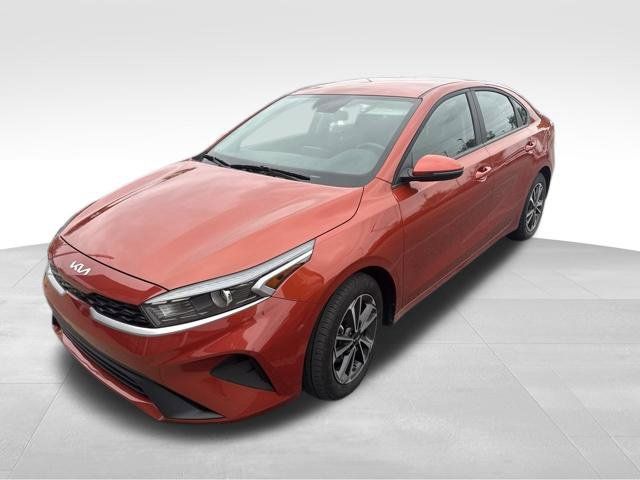 Certified 2024 Kia Forte LXS w/ LXS Technology Package FWD image 4