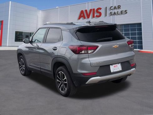 Used 2025 Chevrolet TrailBlazer LT AWD/4WD image 9