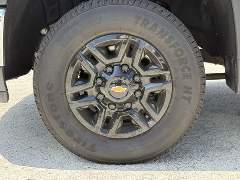 Used 2025 Chevrolet Silverado 2500 LT w/ Convenience Package AWD/4WD image 9