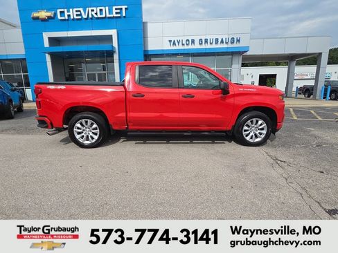 Used 2020 Chevrolet Silverado 1500 Custom w/ Custom Value Package AWD/4WD image 1