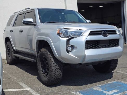 Used 2021 Toyota 4Runner SR5 Premium w/ Moonroof Package AWD/4WD image 3