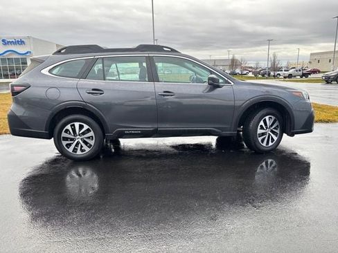 Used 2021 Subaru Outback image 2