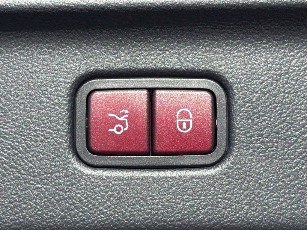Used 2026 Mercedes-Benz S 580 4MATIC Sedan image 16