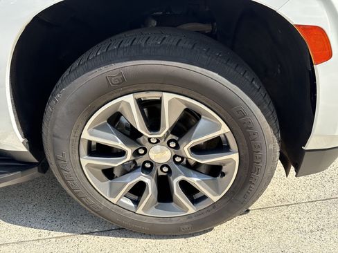 Used 2022 Chevrolet Tahoe LT w/ Luxury Package RWD image 12