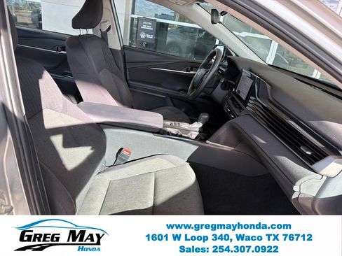 Used 2025 Toyota Camry LE FWD image 30