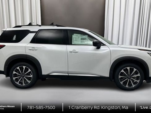 New 2026 Nissan Pathfinder Platinum AWD/4WD image 4