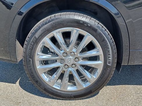 Used 2025 Cadillac XT6 Premium Luxury w/ LPO, Floor Liner Package AWD/4WD image 5