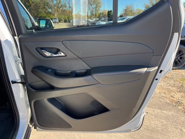 Used 2023 Chevrolet Traverse RS w/ LPO, Floor Liner Package AWD/4WD image 13