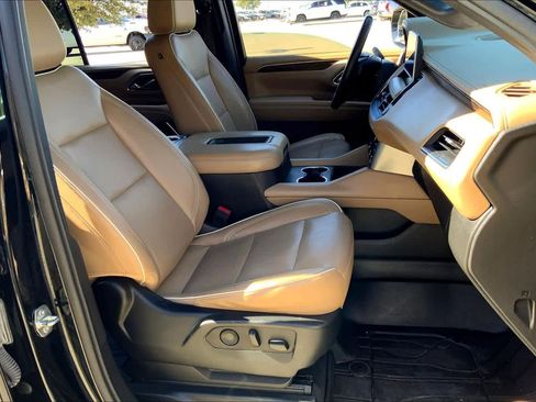 Used 2021 Chevrolet Tahoe Premier w/ Premium Package image 7