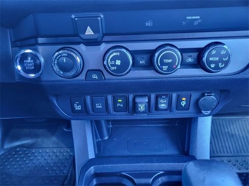 Used 2019 Toyota Tacoma TRD Off-Road w/ Technology Package image 23