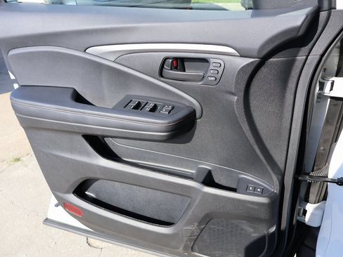 Used 2023 Honda Passport TrailSport image 31