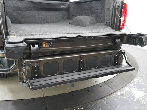 Used 2019 GMC Sierra 1500 Denali w/ Denali Ultimate Package AWD/4WD image 17