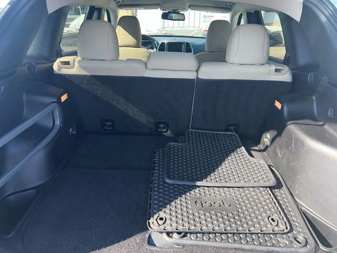 Certified 2016 Jeep Cherokee Latitude w/ Cold Weather Group image 11