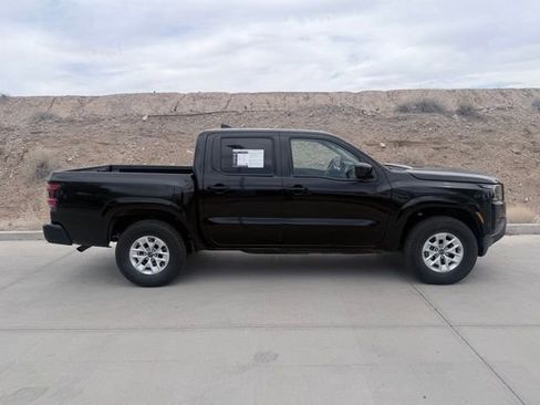 Certified 2024 Nissan Frontier SV image 4