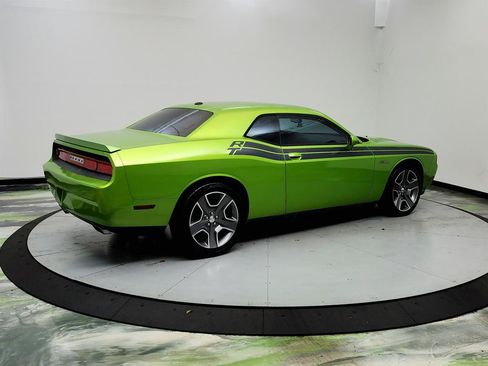 Used 2011 Dodge Challenger R/T RWD image 5