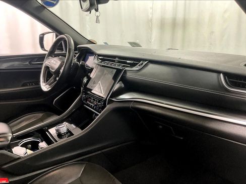 Used 2021 Jeep Grand Cherokee L Laredo image 14