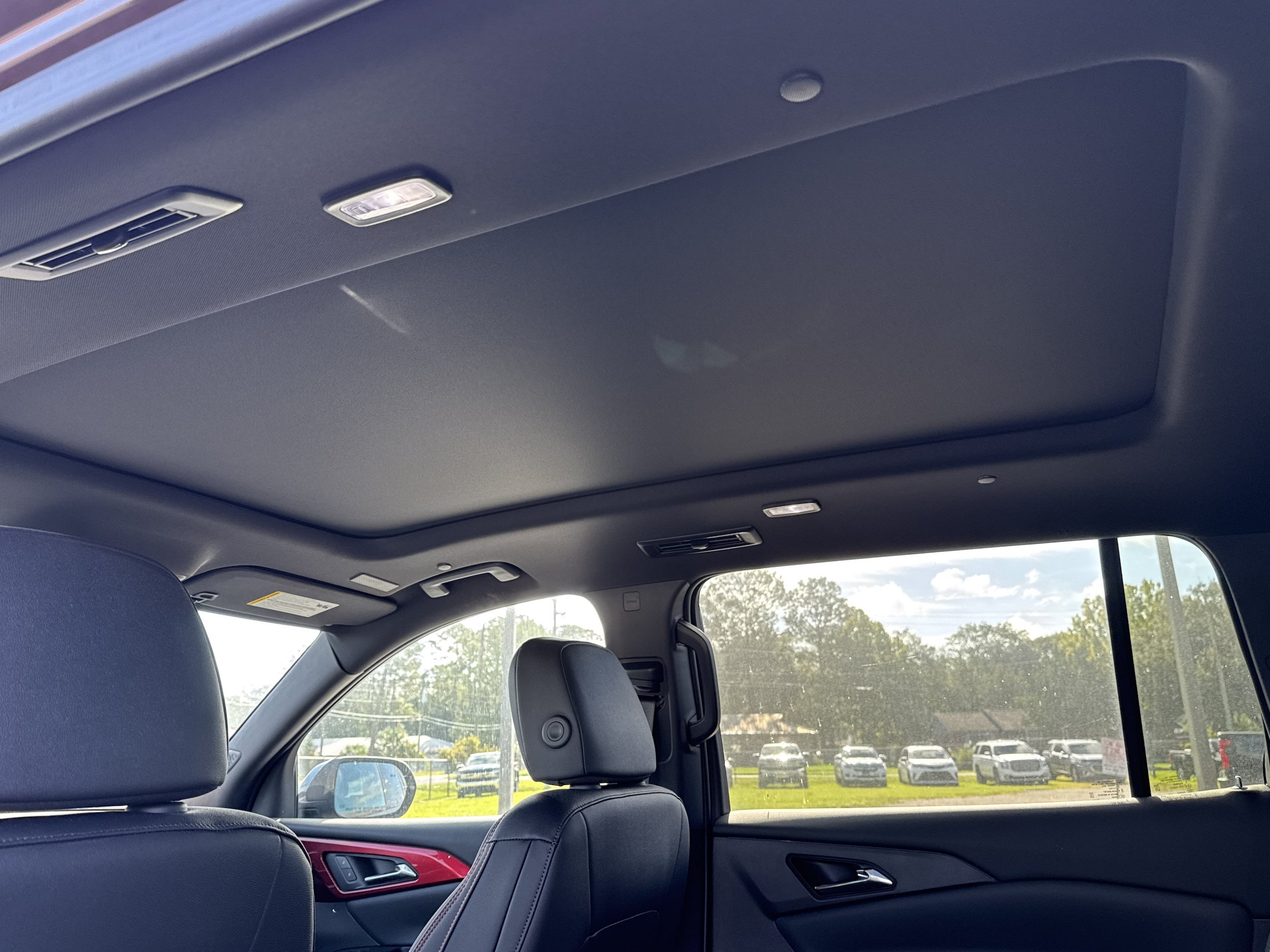 Used 2024 Chevrolet Traverse RS FWD image 24
