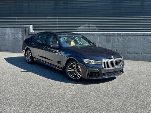 Used 2021 BMW 740i xDrive w/ M Sport Package AWD/4WD image 12