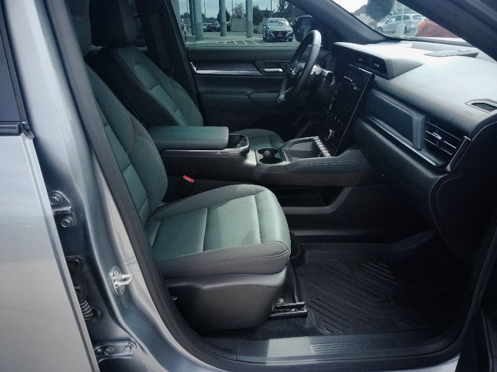 Used 2026 GMC Terrain AT4 AWD/4WD image 14