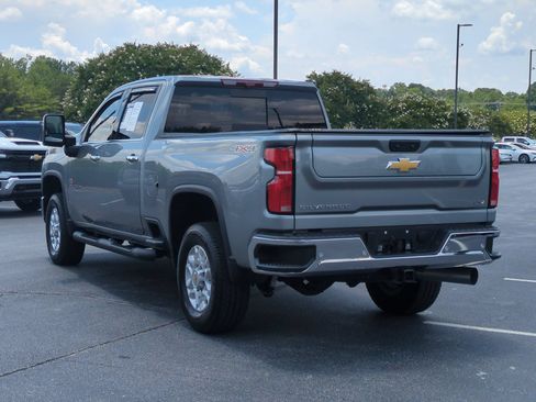 Used 2025 Chevrolet Silverado 2500 LTZ w/ LTZ Convenience Package AWD/4WD image 8