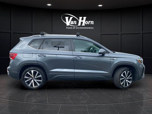 Used 2022 Volkswagen Taos SE AWD/4WD image 8