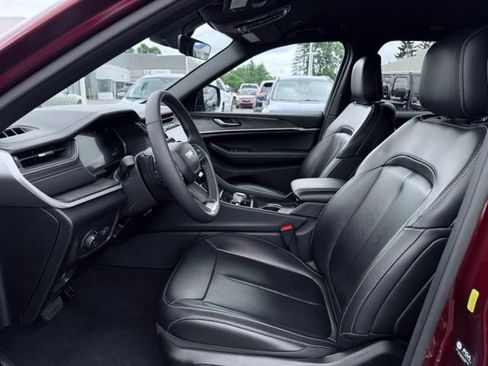 Certified 2025 Jeep Grand Cherokee Limited AWD/4WD image 17