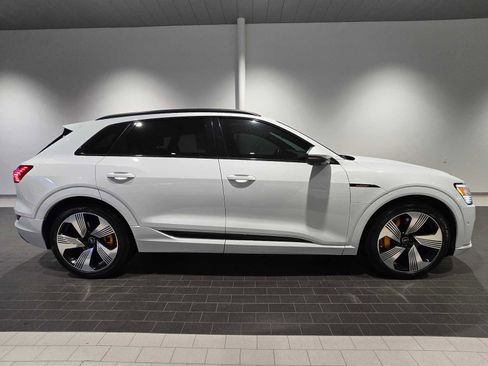 Used 2023 Audi e-tron Premium Plus w/ Premium Plus Package image 6