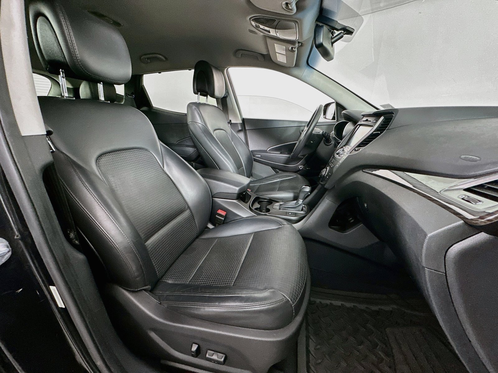 Used 2014 Hyundai Santa Fe Sport 2.0T w/ Navigation Package 06 FWD image 28