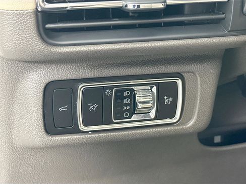 Used 2023 Lincoln Corsair Reserve image 10