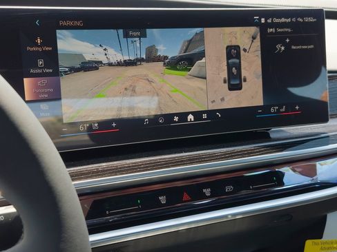 New 2026 BMW 740i w/ Premium Package RWD image 11