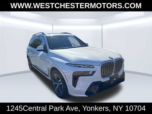 Used 2024 BMW X7 xDrive40i w/ M Sport Package AWD/4WD image 3