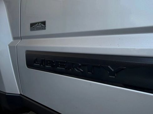 Used 2009 Jeep Liberty Rocky Mountain AWD/4WD image 35