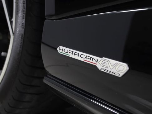 Used 2023 Lamborghini Huracan EVO image 76