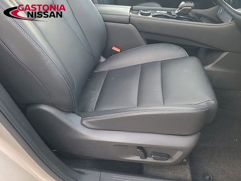 Used 2021 Nissan Rogue SL w/ Premium Package image 21