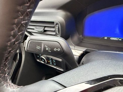 Used 2023 Ford Explorer Platinum w/ Technology Package image 39