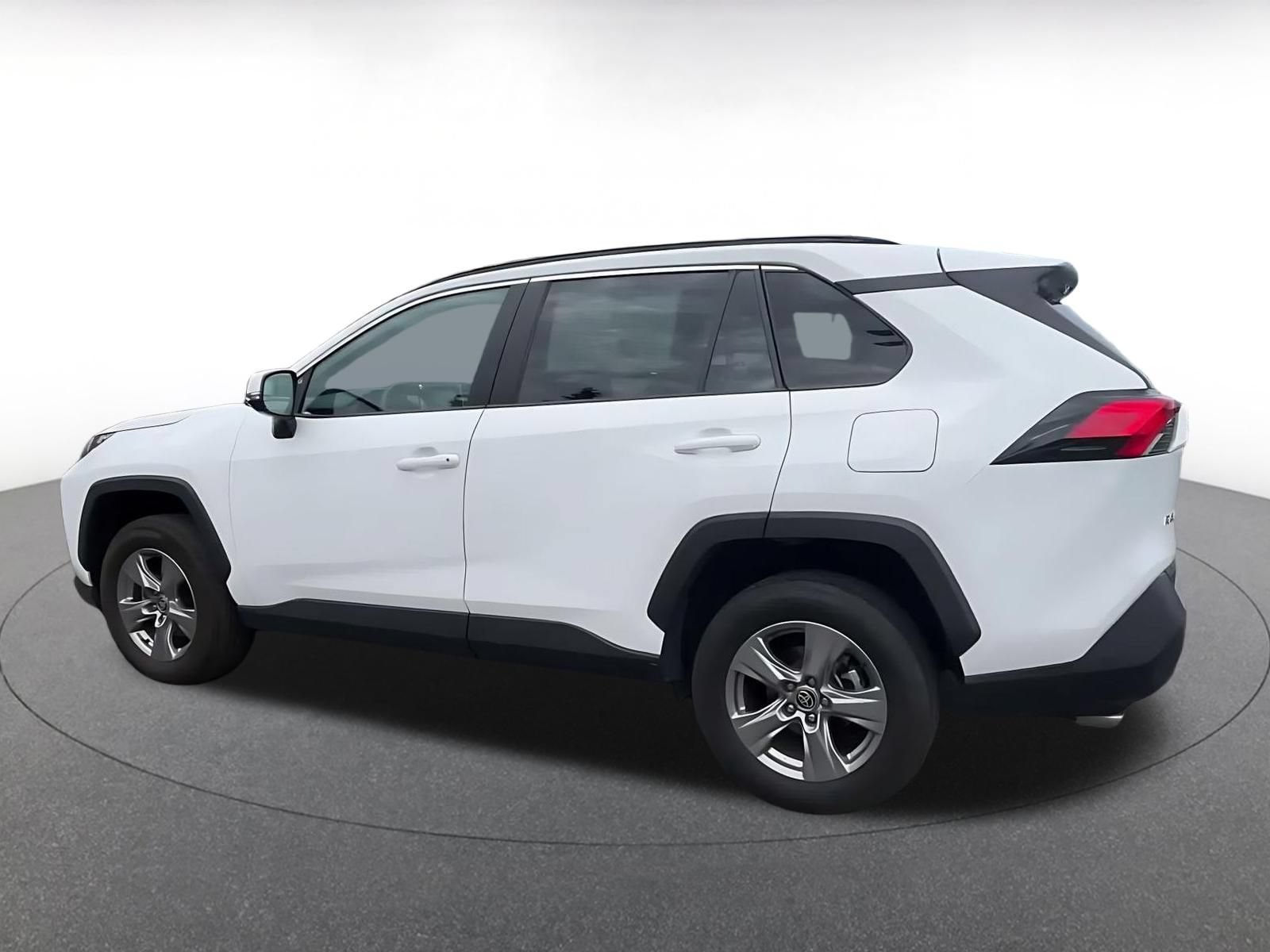 Used 2025 Toyota RAV4 XLE w/ Convenience Package AWD/4WD image 9