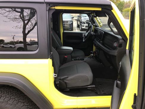 Certified 2024 Jeep Wrangler Rubicon w/ Technology Group AWD/4WD image 24