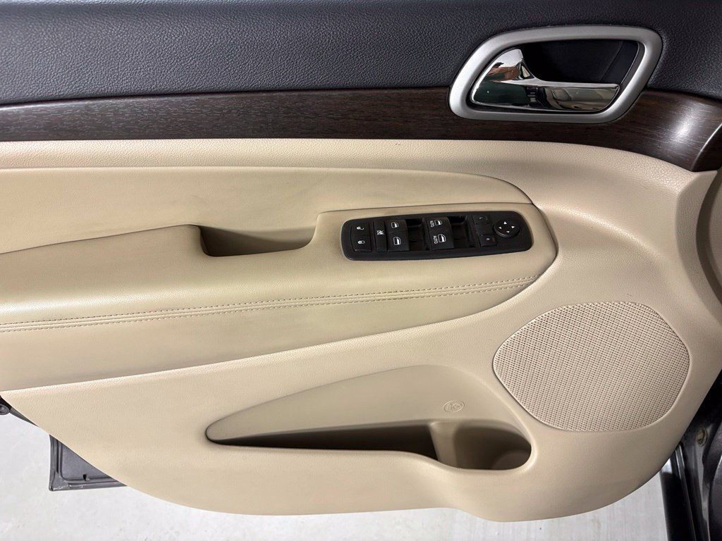 Used 2018 Jeep Grand Cherokee Laredo AWD/4WD image 19