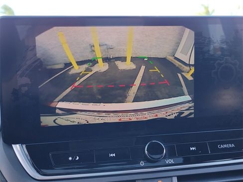 Used 2023 Nissan Altima 2.5 SV w/ SV Premium Package image 10