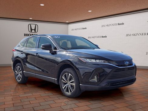 Used 2021 Toyota Venza LE AWD/4WD image 5