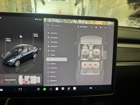 Used 2024 Tesla Model Y Long Range AWD/4WD image 23