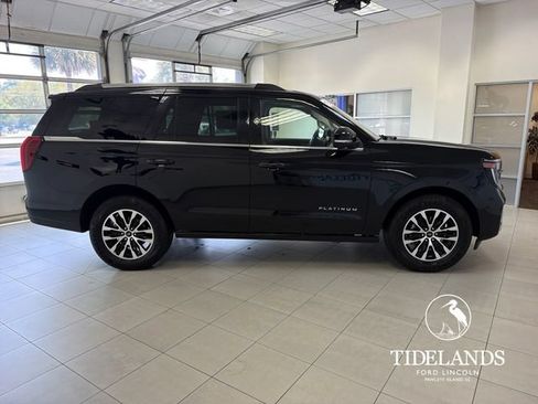 Certified 2025 Ford Expedition Platinum AWD/4WD image 10