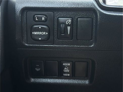 Used 2018 Toyota 4Runner TRD Off-Road Premium AWD/4WD image 29