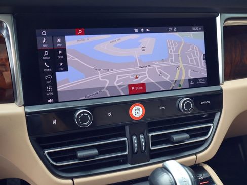 Certified 2023 Porsche Macan image 18