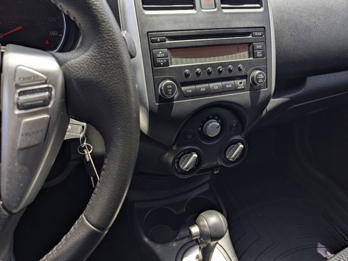 Used 2014 Nissan Versa Note SV w/ Sport Value Package FWD image 10