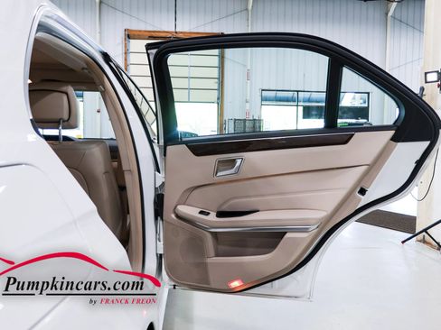 Used 2016 Mercedes-Benz E 350 4MATIC Sedan w/ Premium Package image 17