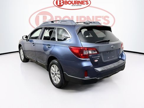 Used 2017 Subaru Outback 2.5i Premium image 7