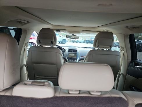 Used 2018 Lincoln MKC Select w/ Select Plus Package image 10