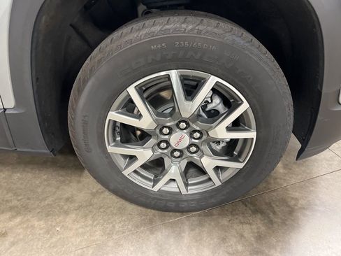 Certified 2023 GMC Acadia SLE w/ Driver Convenience Package image 21