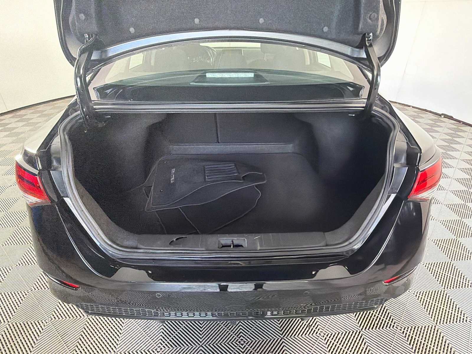 Used 2025 Nissan Sentra S FWD image 22